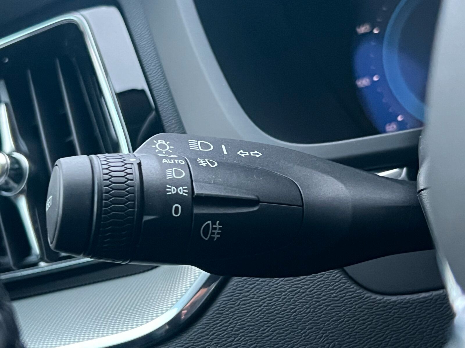 Volvo XC60 T6 Plus Dark AHK|PANO|FLED|360CAM|20"|