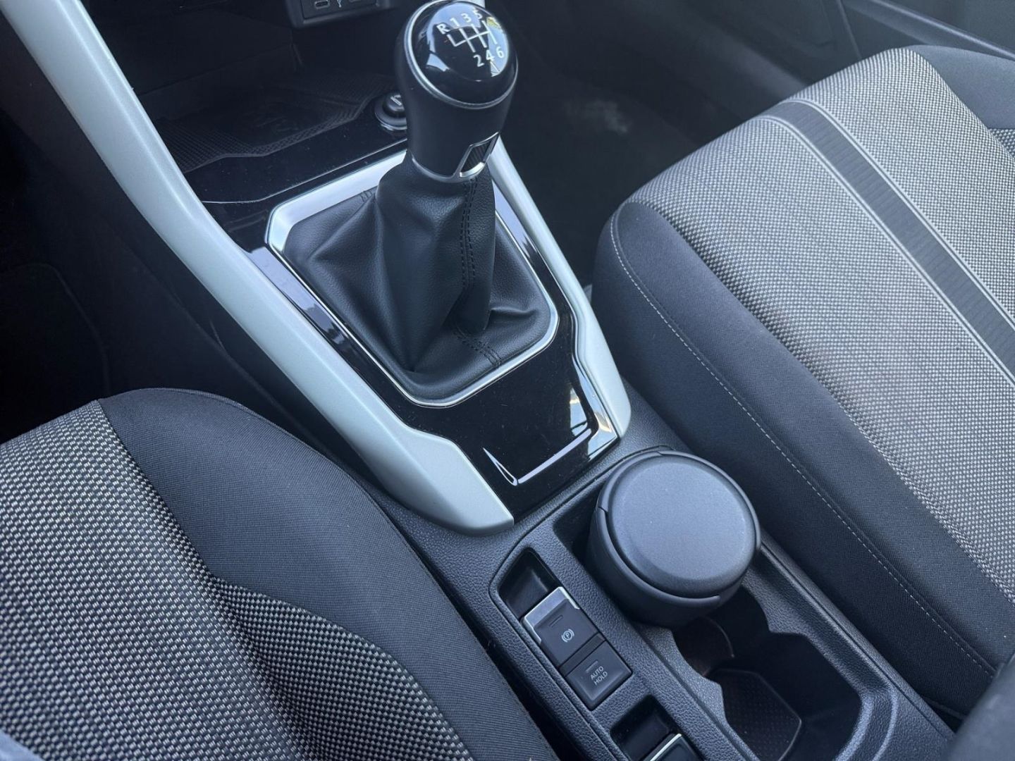 Volkswagen T-Roc Style 1.5 TSI - Samsaru's Car Outlet