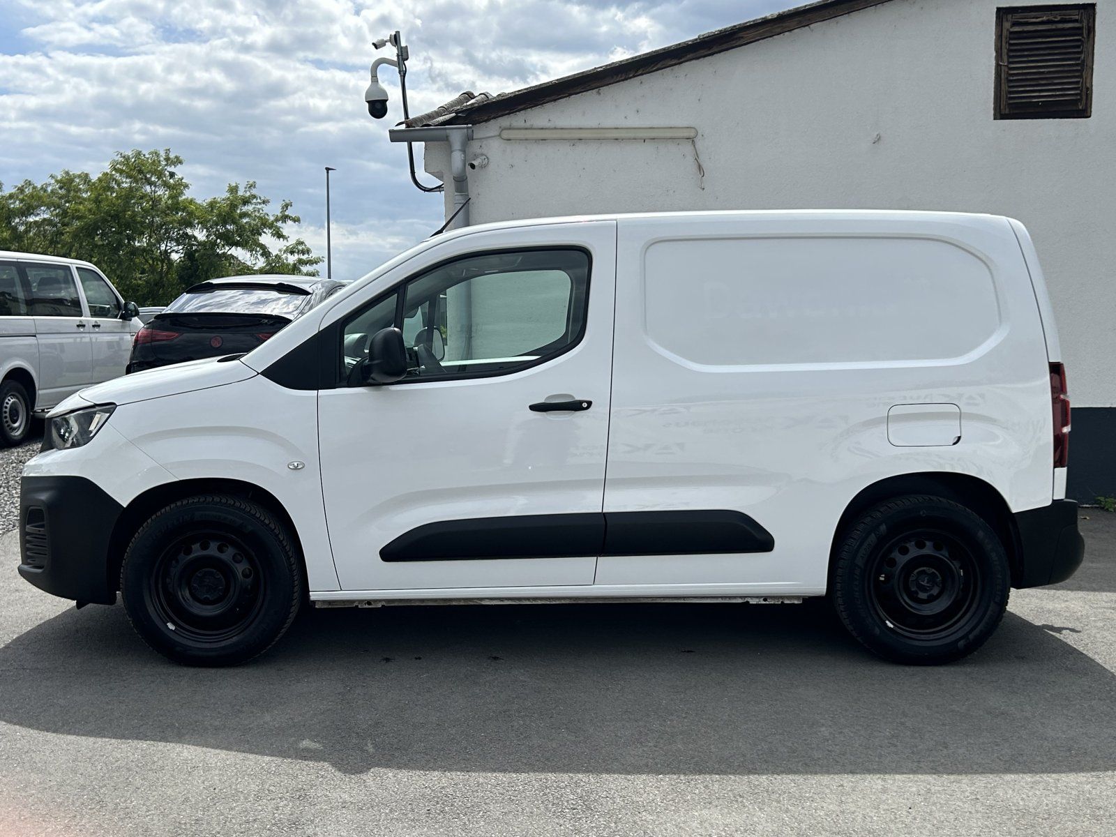 Peugeot Partner 1.5 BlueHDi - Samsaru's Car Outlet