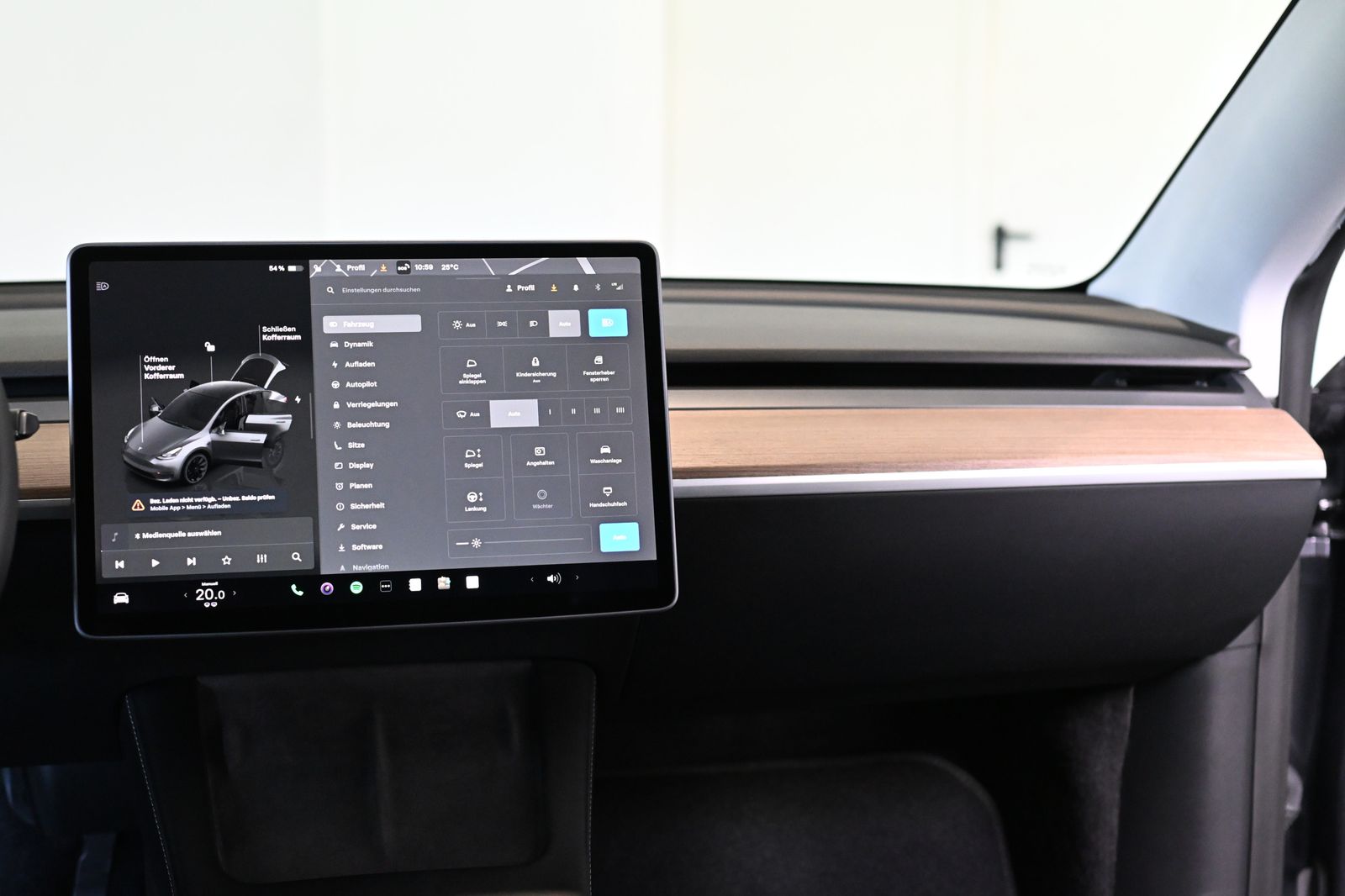 Tesla Model Y Long Range Dual AWD Pano ACC 20"