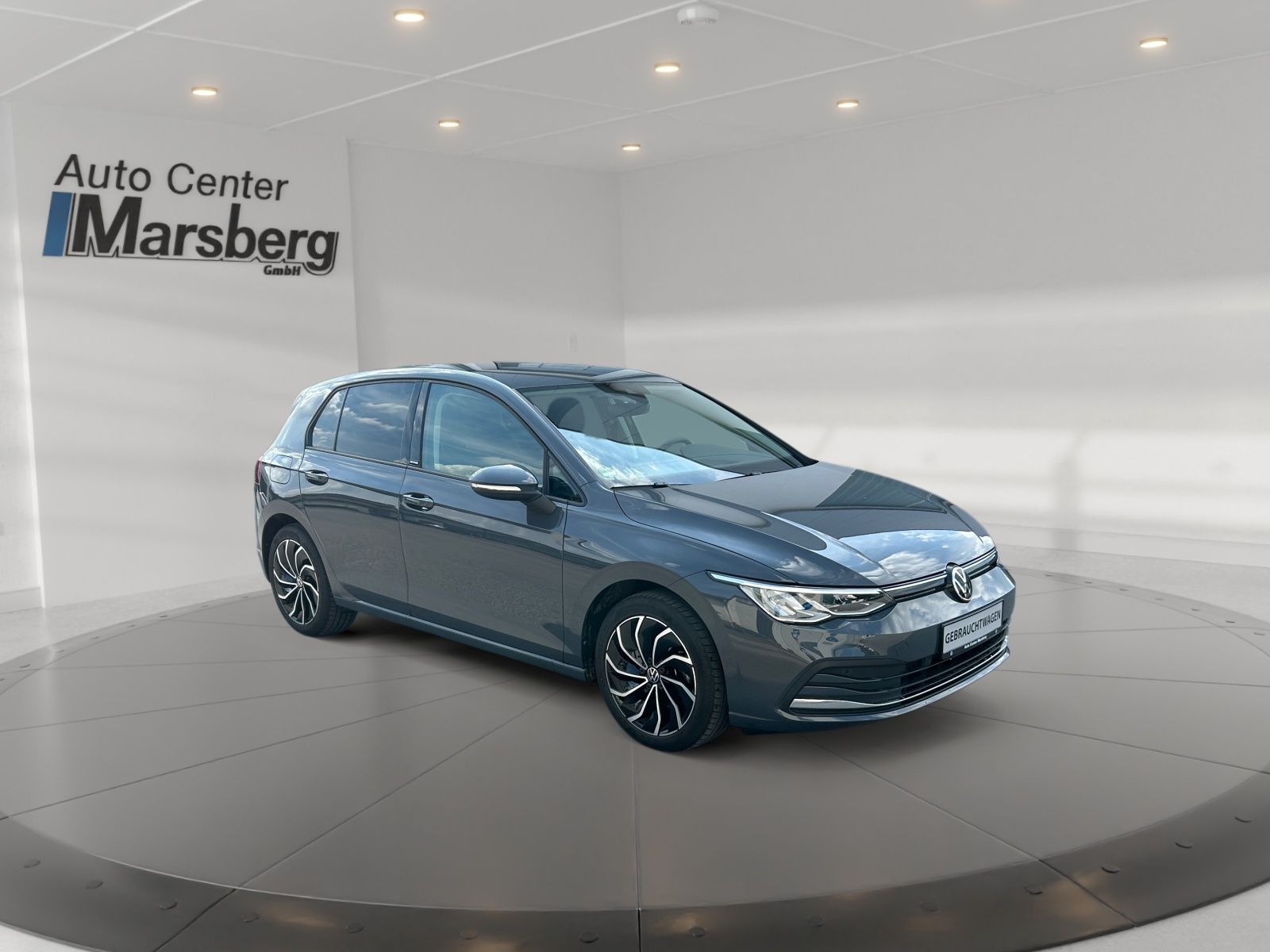 Volkswagen Golf VIII 1.5 TSI Life - Samsaru's Car Outlet
