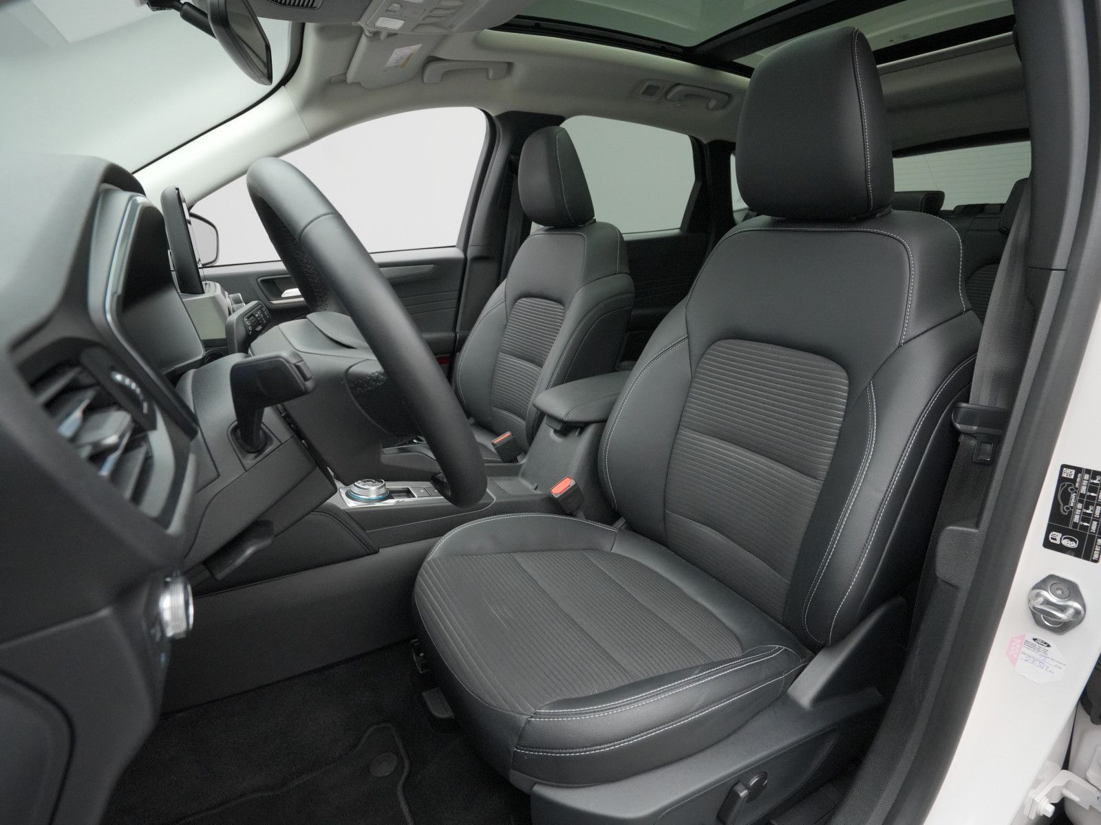 Ford Kuga Titanium X 225PS Plug-in-Hybrid Aut. - Samsaru's Car Outlet