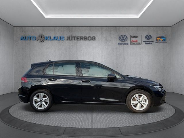 Volkswagen Golf VIII 1.5 eTSI Life - Samsaru's Car Outlet