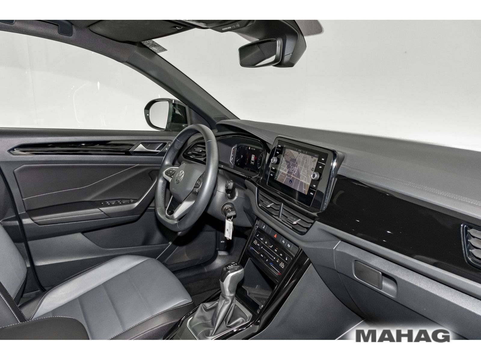 Volkswagen T-ROC 1.5 TSI Style BlackStyle - Samsaru's Car Outlet