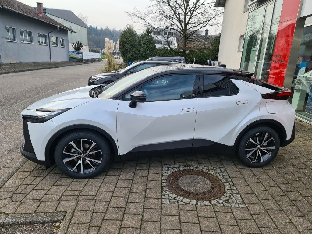 Toyota C-HR 1.8 Hybrid - Samsaru's Car Outlet