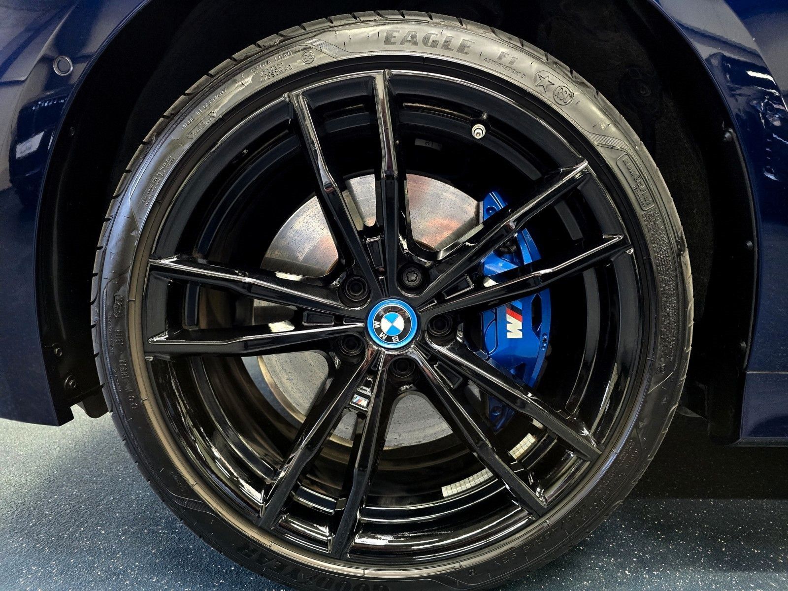 BMW 330e xDrive M Sport Pro - Samsaru's Car Outlet
