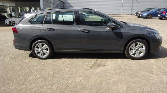 Volkswagen Golf VIII Variant 1.5 eTSI Life DSG - Samsaru's Car Outlet