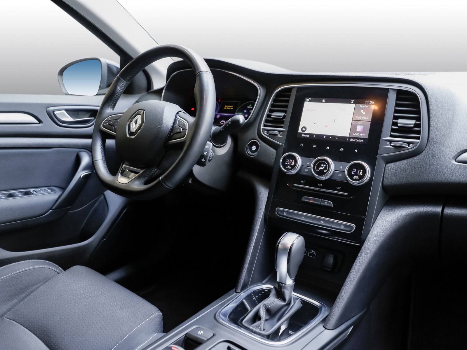 Renault Megane Grandtour ZEN E-TECH Plug-in - Samsaru's Car Outlet