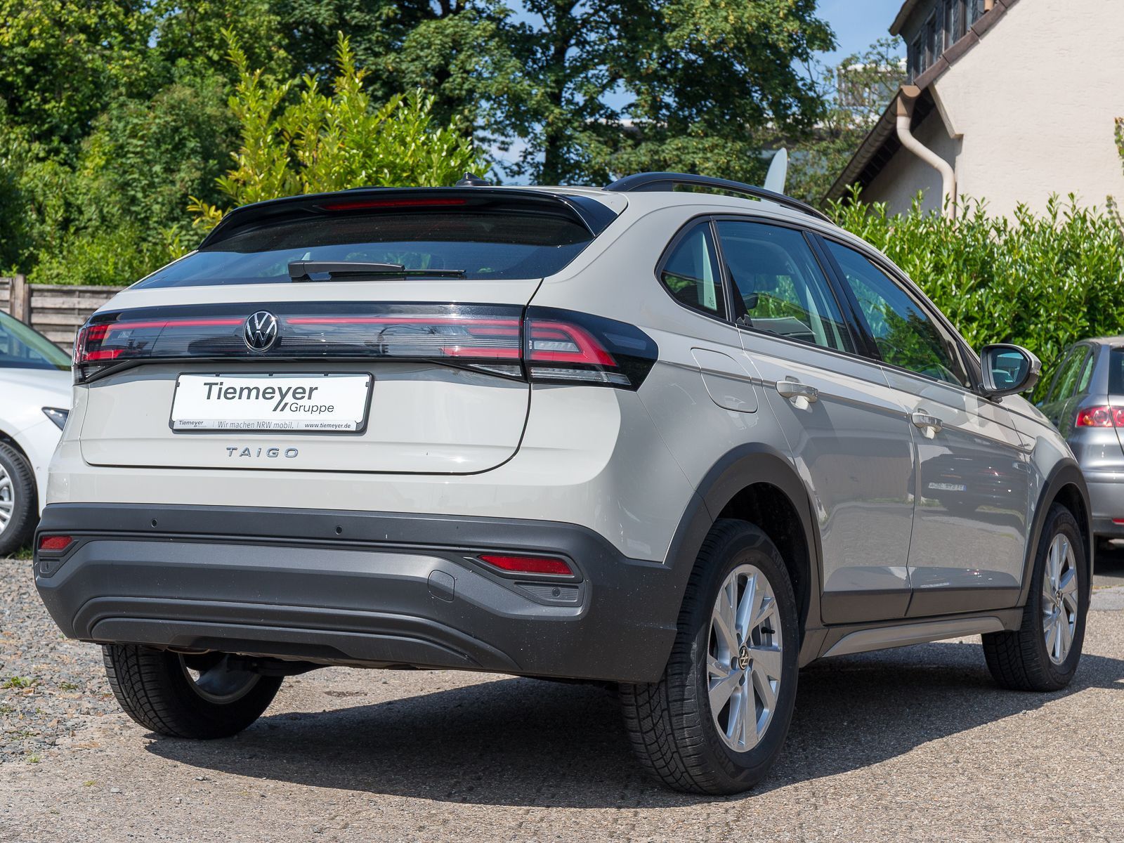 Volkswagen Taigo 1.0 TSI LIFE - Samsaru's Car Outlet