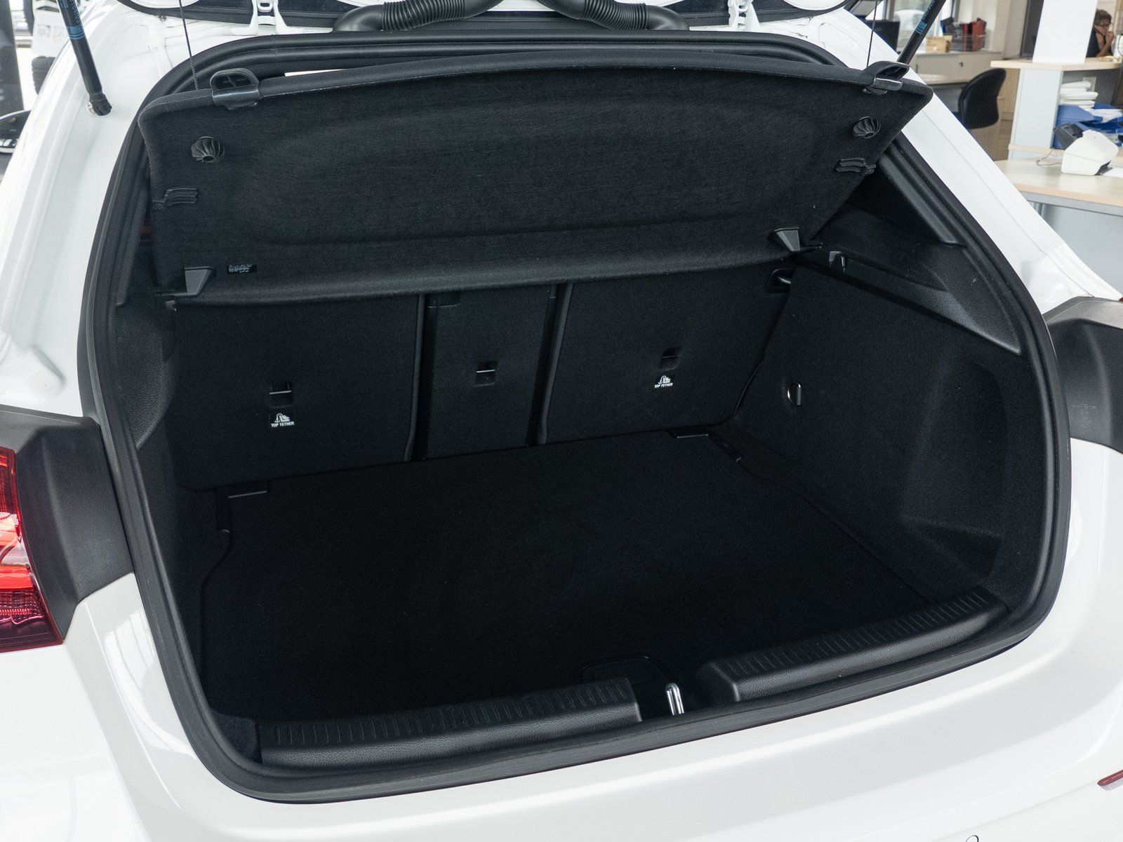 Mercedes-Benz A180 AMG Advanced - Samsaru's Car Outlet