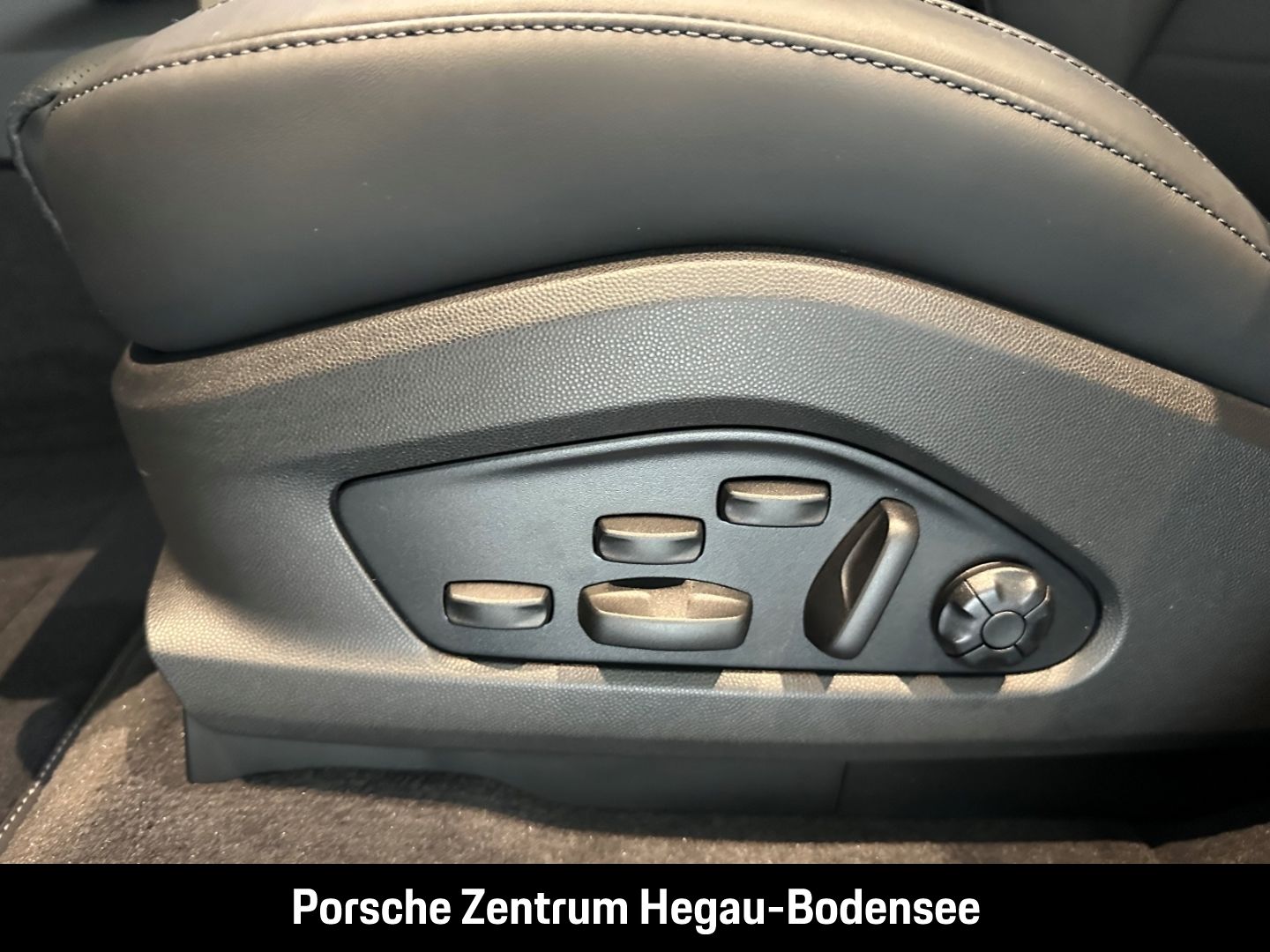 Porsche Macan Turbo/Sport Chrono/Offroad/Matrix-LED/Airb