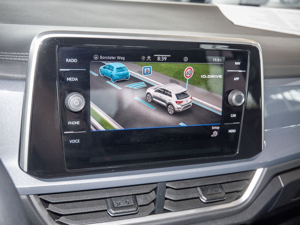 Volkswagen T-Roc 1.0 TSI Style - Samsaru's Car Outlet