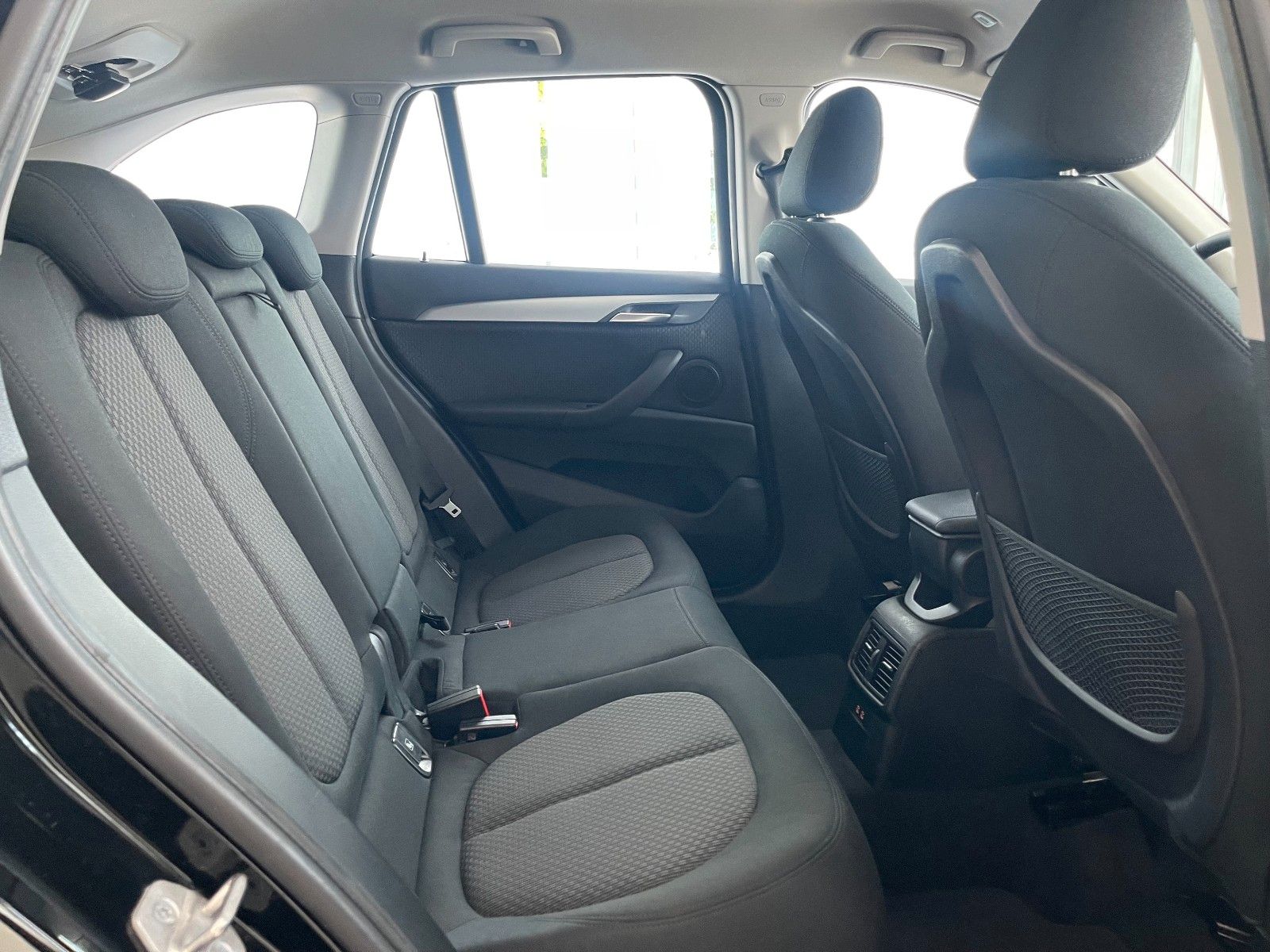 BMW X1 xDrive 18d Aut. - Samsaru's Car Outlet