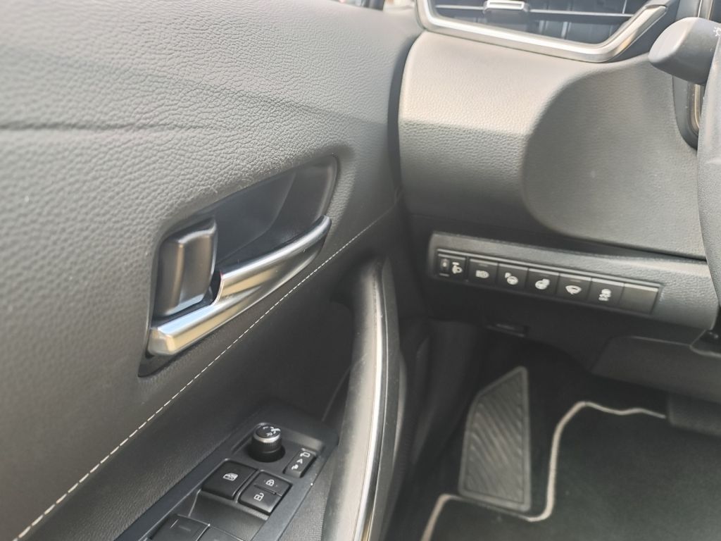 Toyota Corolla 1.8 Hybrid - Samsaru's Car Outlet