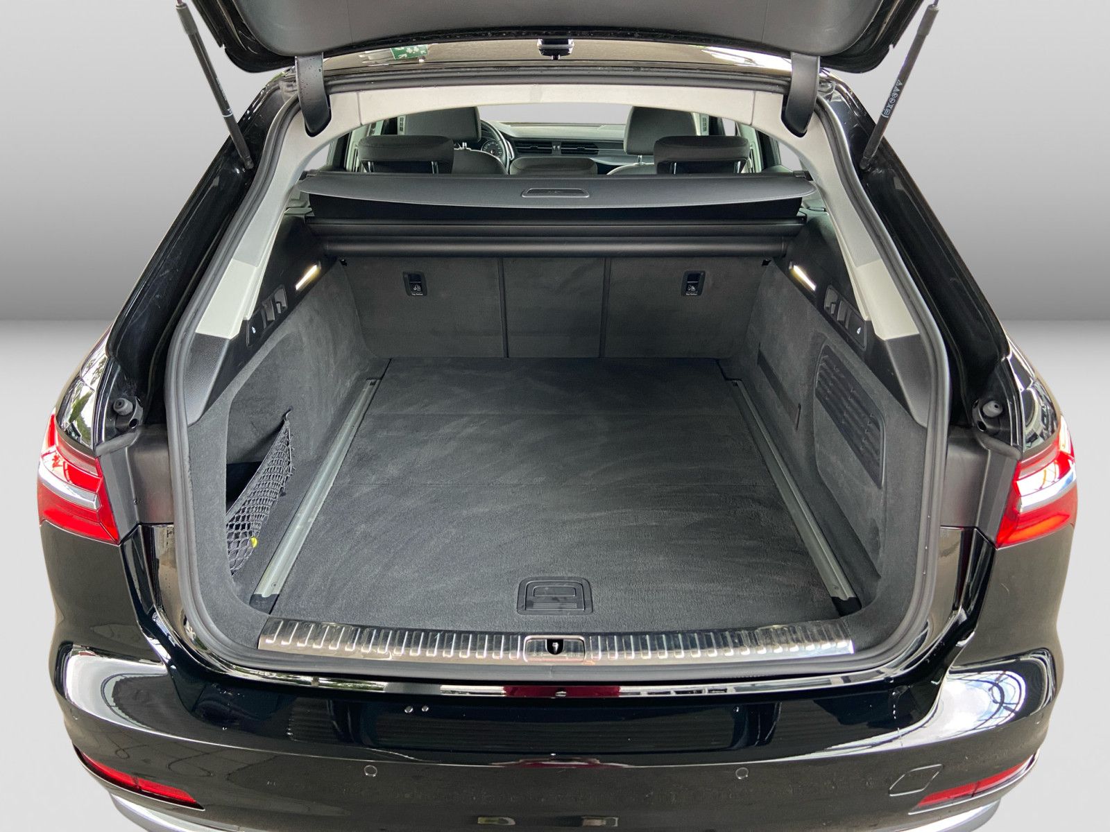 Audi A6 40 TDI Avant S tronic - Samsaru's Car Outlet
