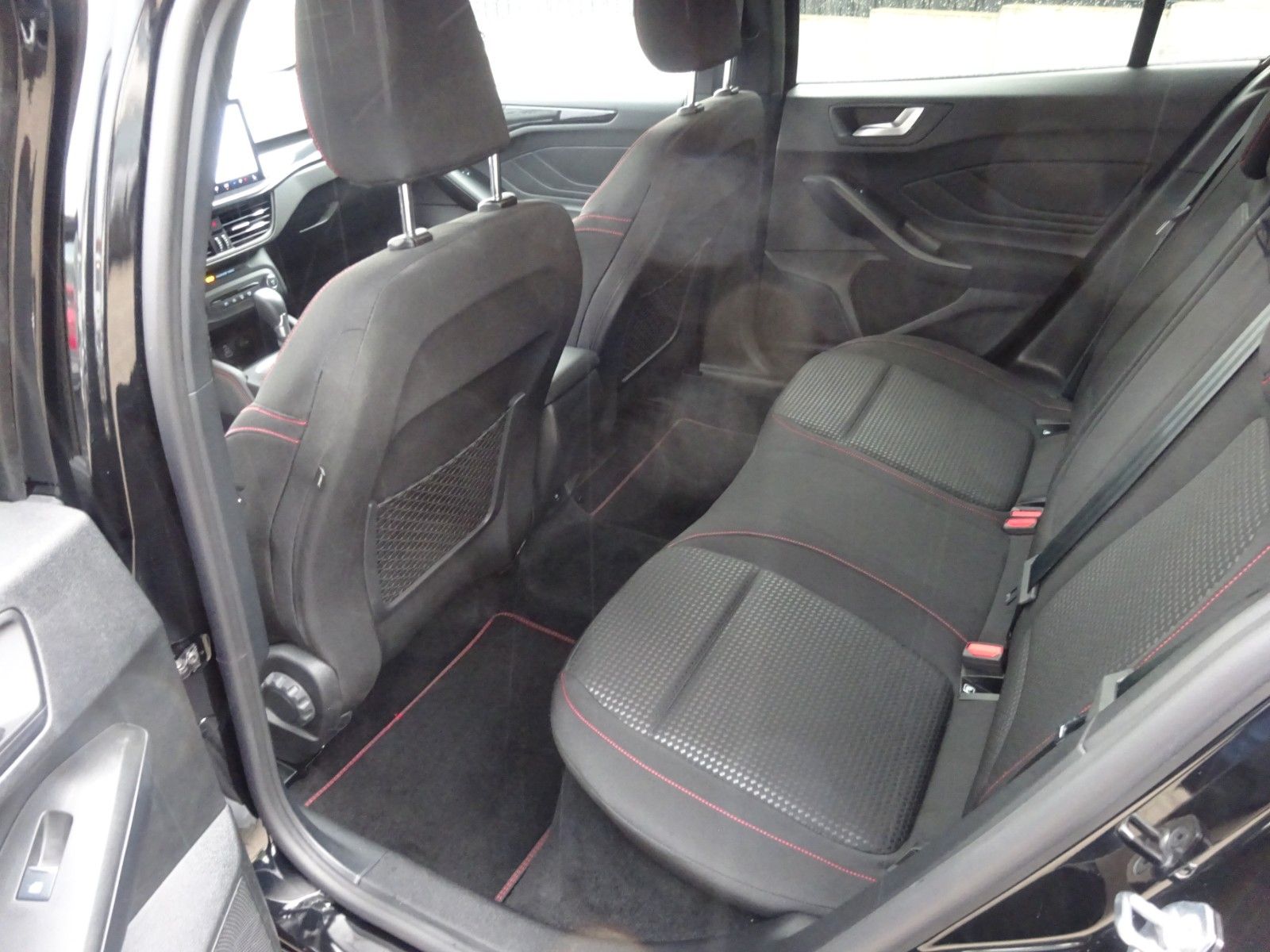 Ford Focus Turnier ST-Line X Autom AHK iACC HuD