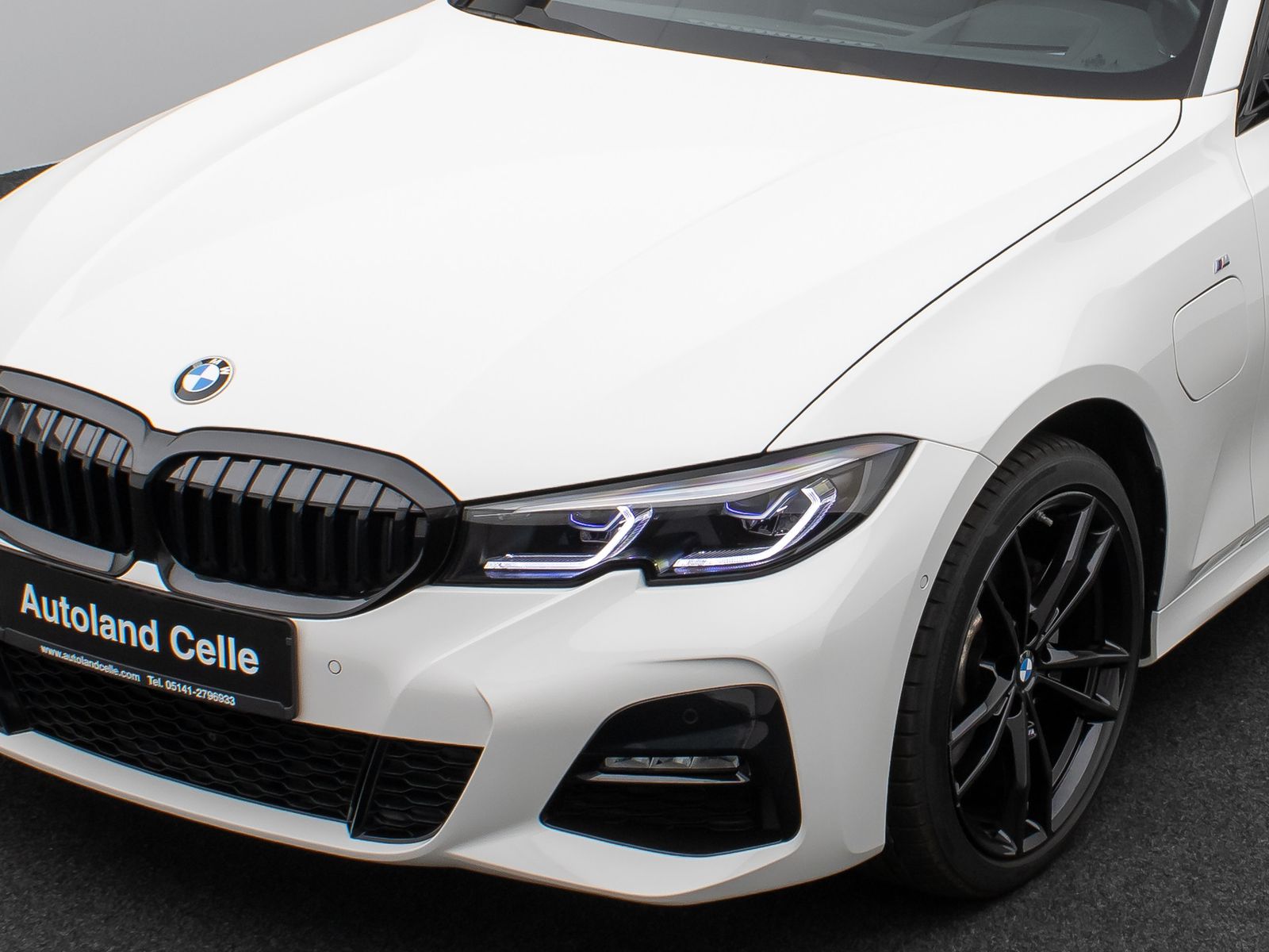 BMW 320e M Sport - Samsaru's Car Outlet