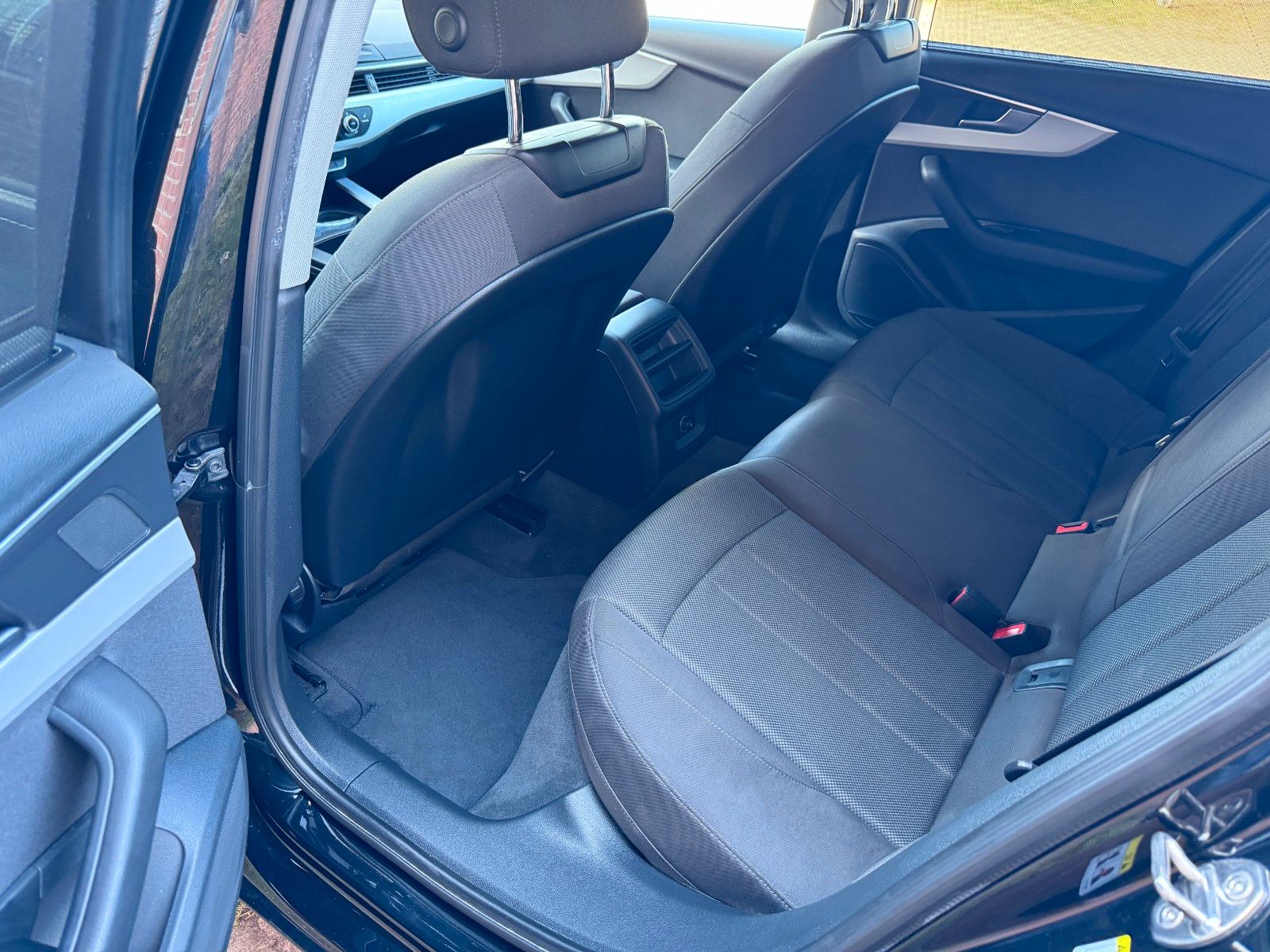 Audi A4 Avant 35 TFSI - Samsaru's Car Outlet