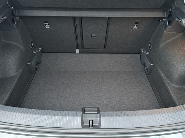 Volkswagen T-Roc Life 1.0 TSI - Samsaru's Car Outlet