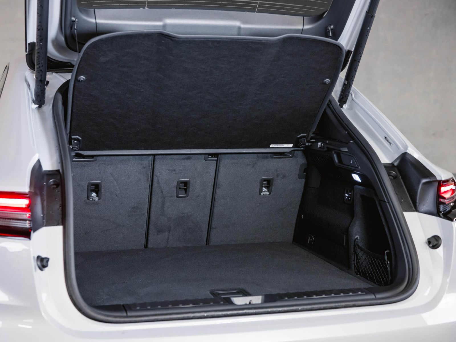 Porsche Macan 4 Electric - Samsaru's Car Outlet