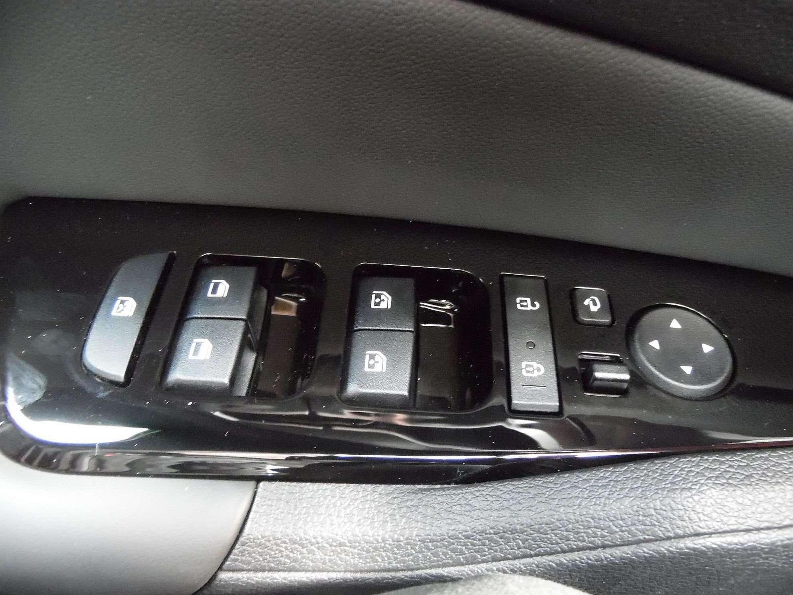 Kia Sportage Spirit 2024 1.6T 48V 2WD - Samsaru's Car Outlet