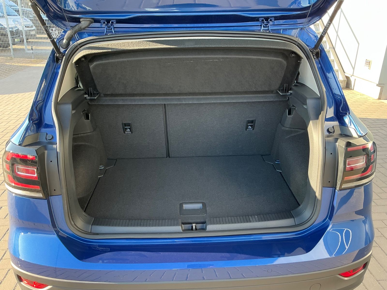 Volkswagen T-Cross Life - Samsaru's Car Outlet
