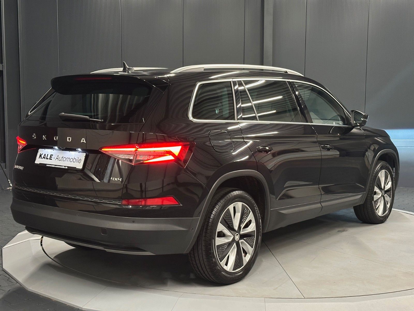 Skoda Kodiaq Style 4x4*FACELIFT*LEDER*DCC*COLUMBUS*