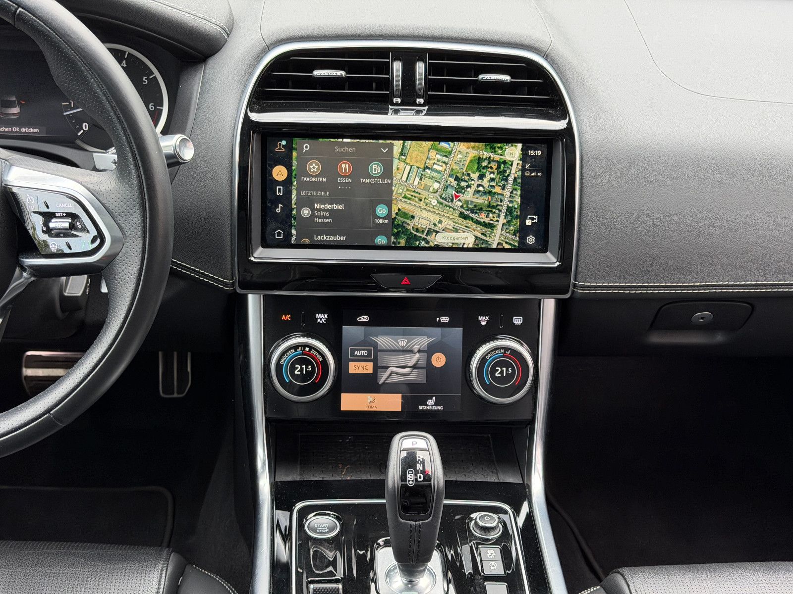 Jaguar XE R-Dynamic Black/PANO/360''KAM/MERIDIAN/LED