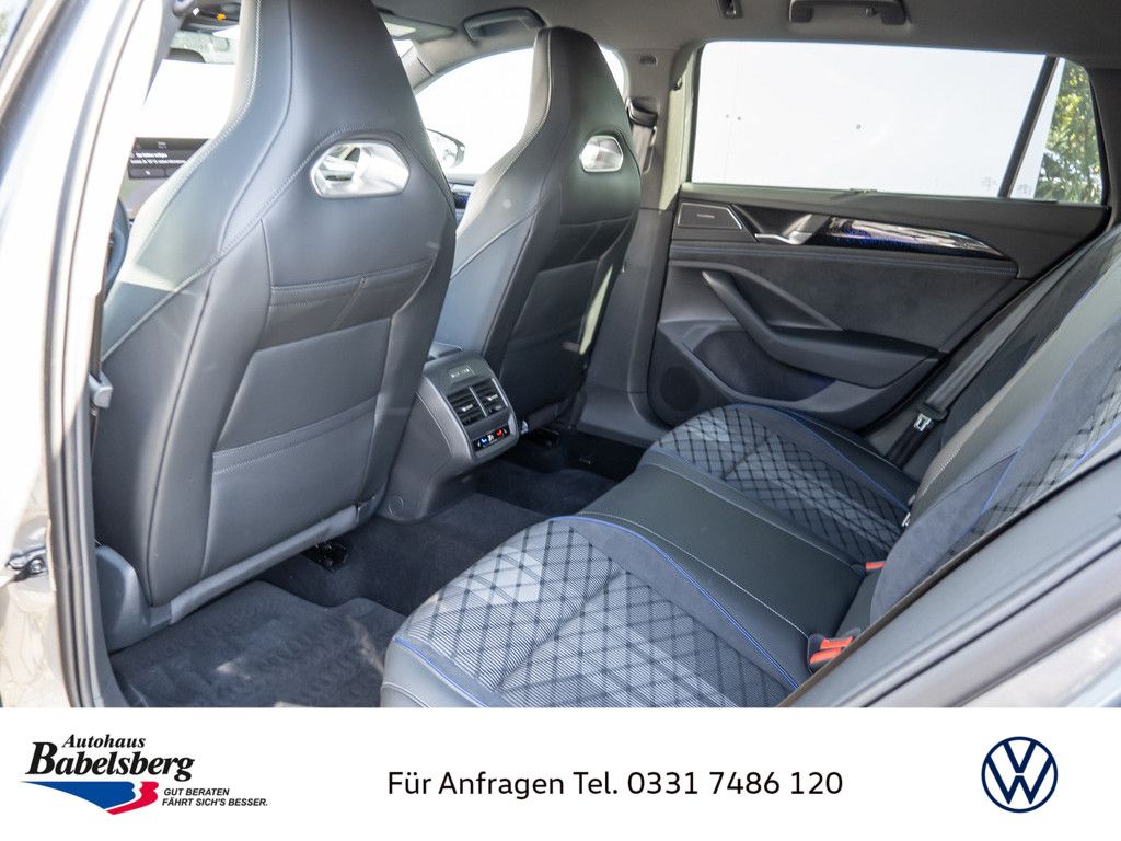 Volkswagen Passat Variant 2.0TDI 4M DSG R-Line LED NAVI AHK