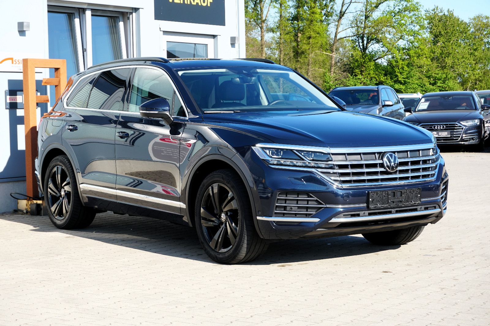Volkswagen Touareg Elegance 4Motion - Samsaru's Car Outlet
