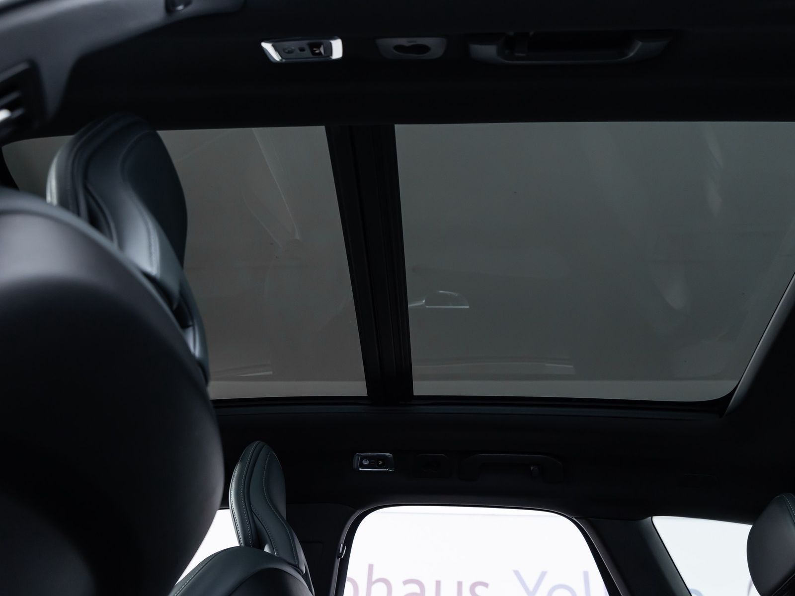 Volvo XC60 R Design Recharge *LED*STDHZ*AHK*360°