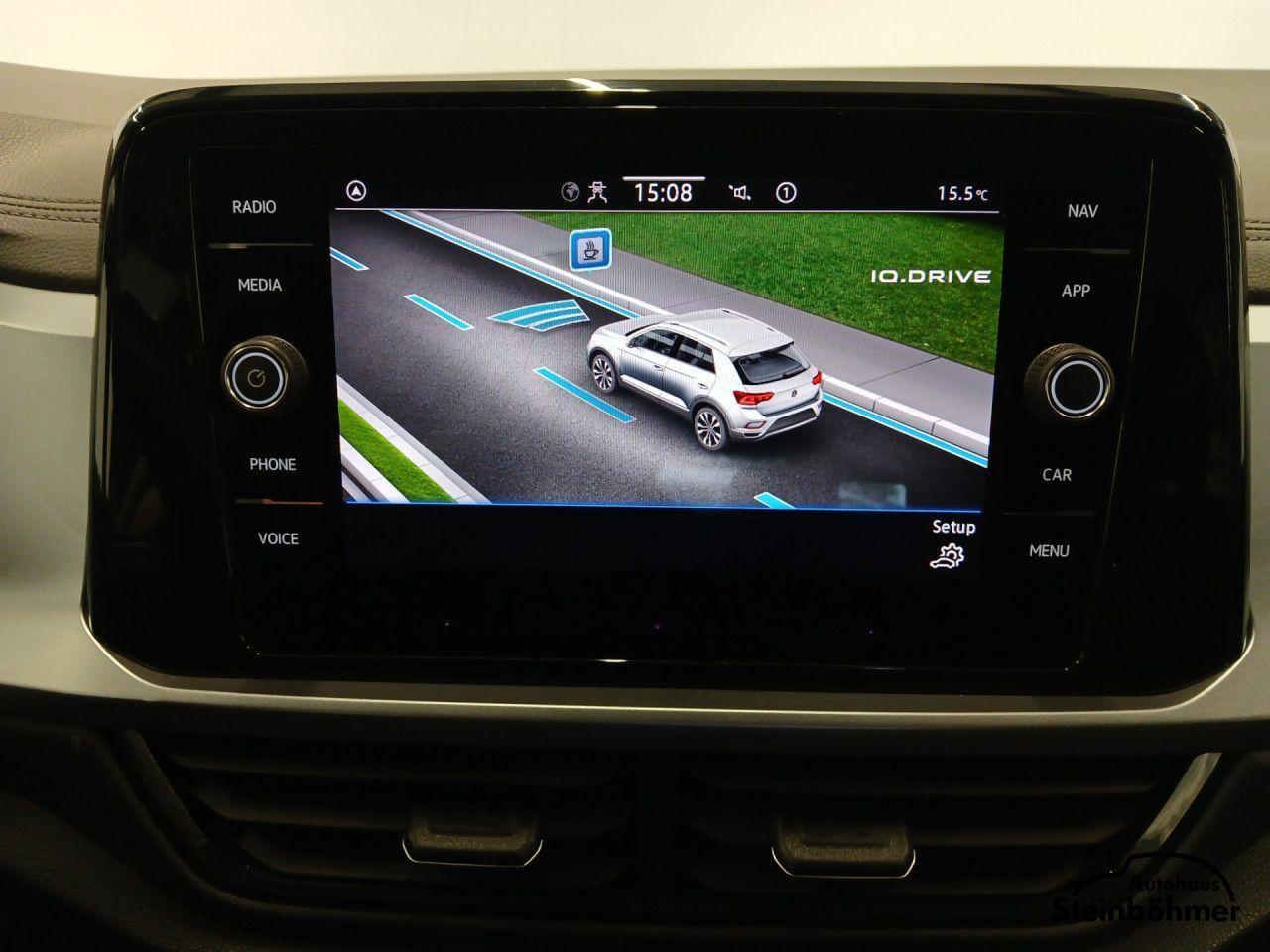 Volkswagen T-ROC Life 1.5TSI DSG - Samsaru's Car Outlet
