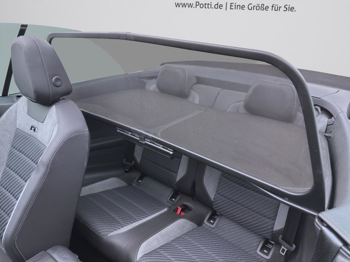 Volkswagen T-Roc 1.5 TSI R-LINE - Samsaru's Car Outlet