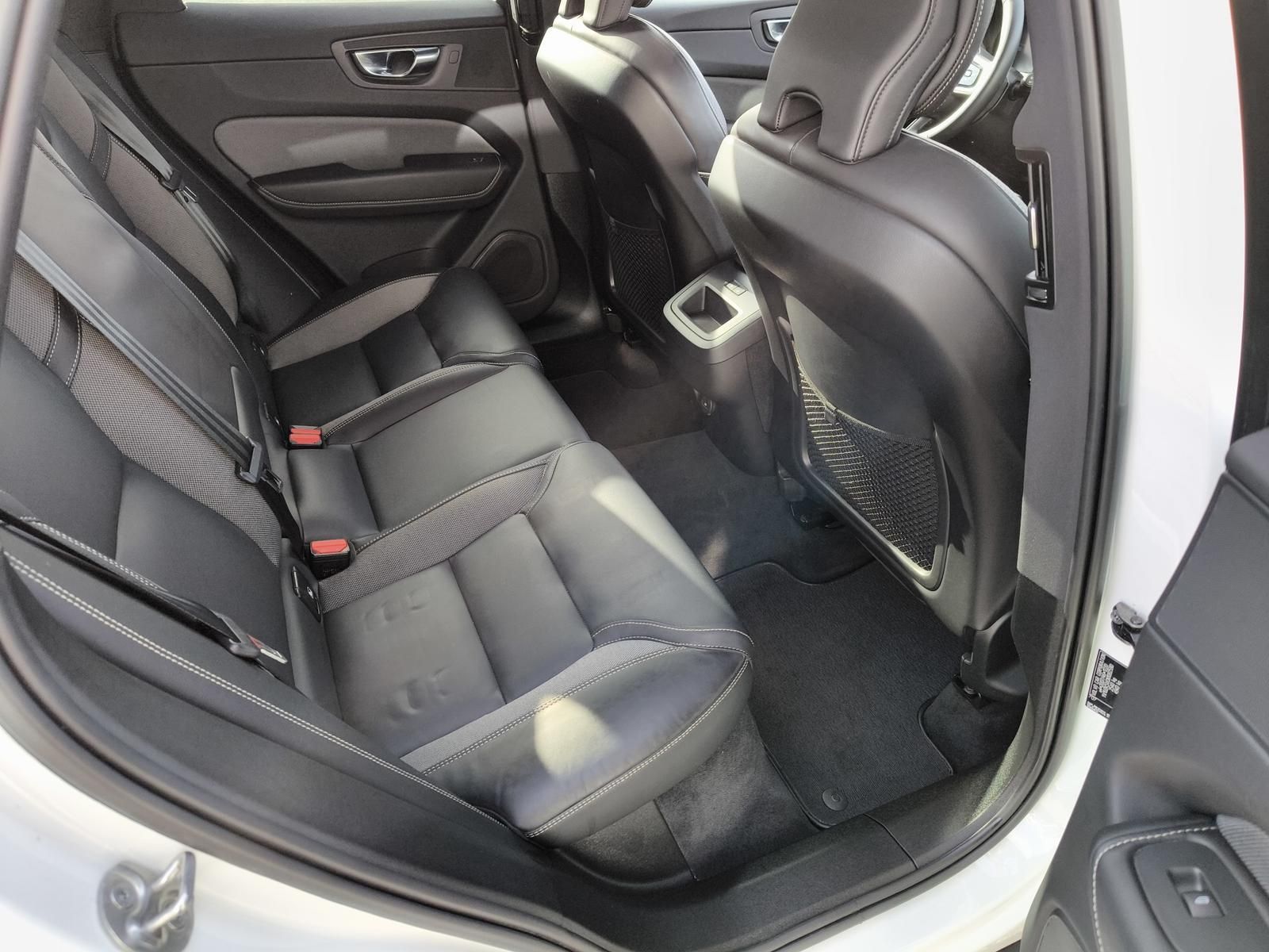 Volvo XC60 B4 Diesel  AWD Aut. ACC AHK Standhzg.