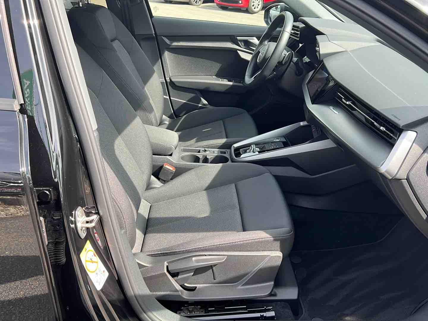 Audi A3 1.5 TSI S-Line S-tronic *Navi, ACC, SHZ, App*