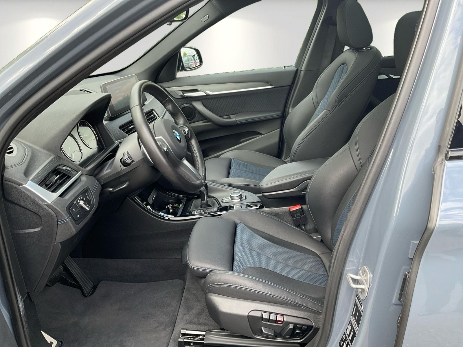 BMW X1 xDrive 20 i M Sport - Samsaru's Car Outlet