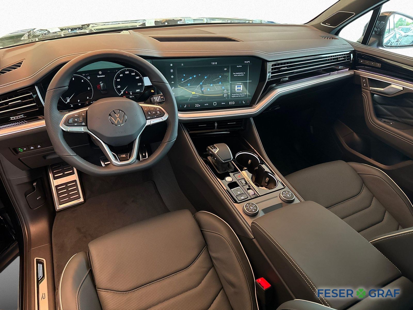 Volkswagen Touareg 3.0 TDI DSG R-LINE AHK DYNADUIO HUD PANO