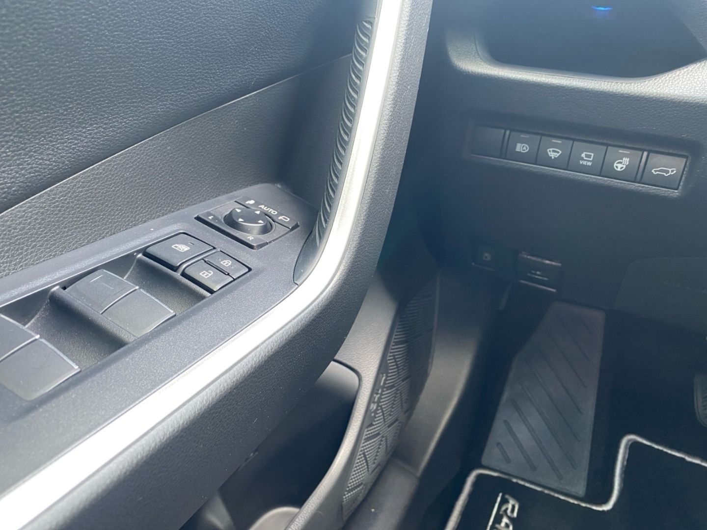 Toyota RAV 4 2.5 4x2 Hybrid Style - Samsaru's Car Outlet