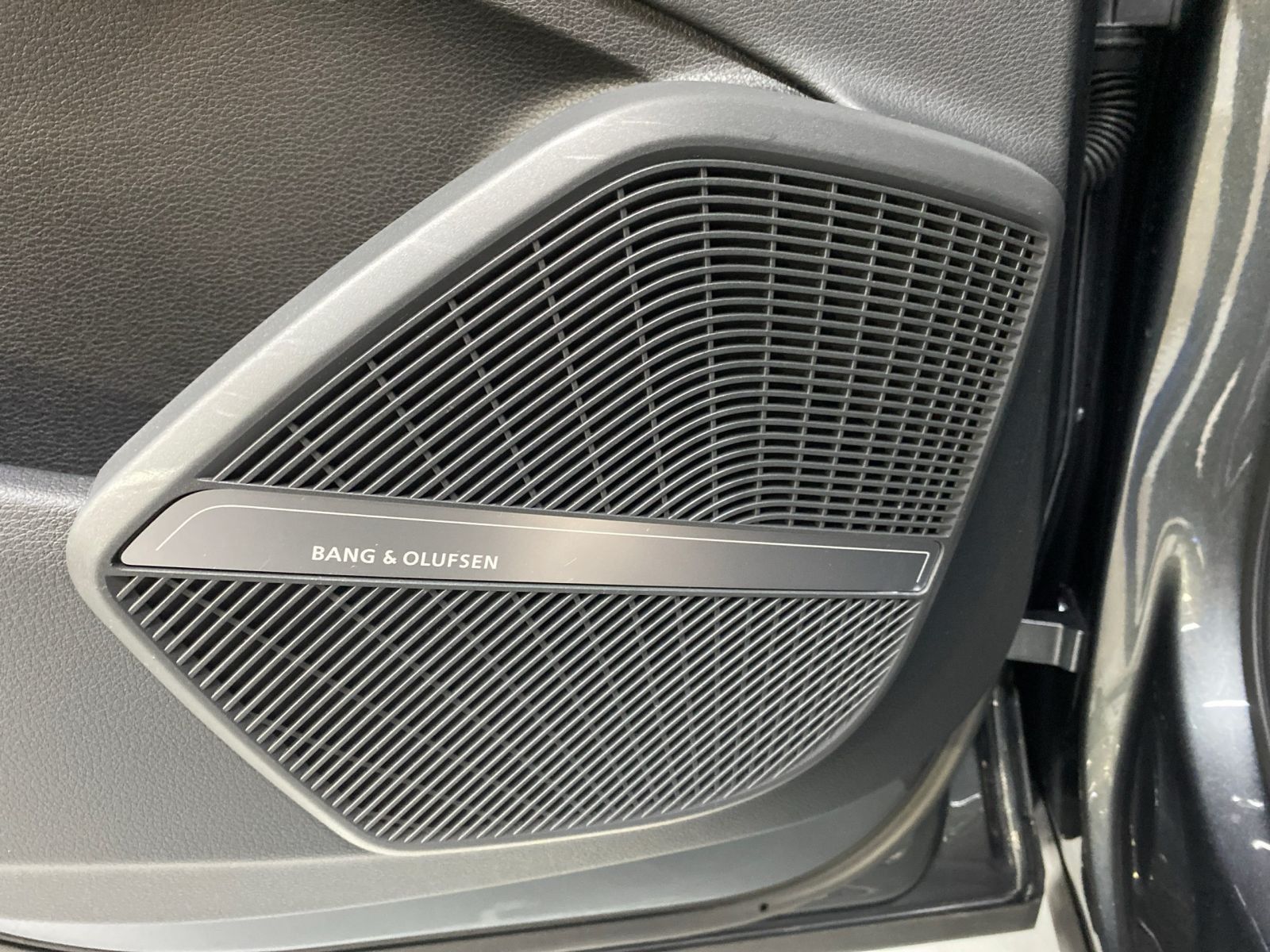 Audi Q5 40 TDI q. S line - Samsaru's Car Outlet