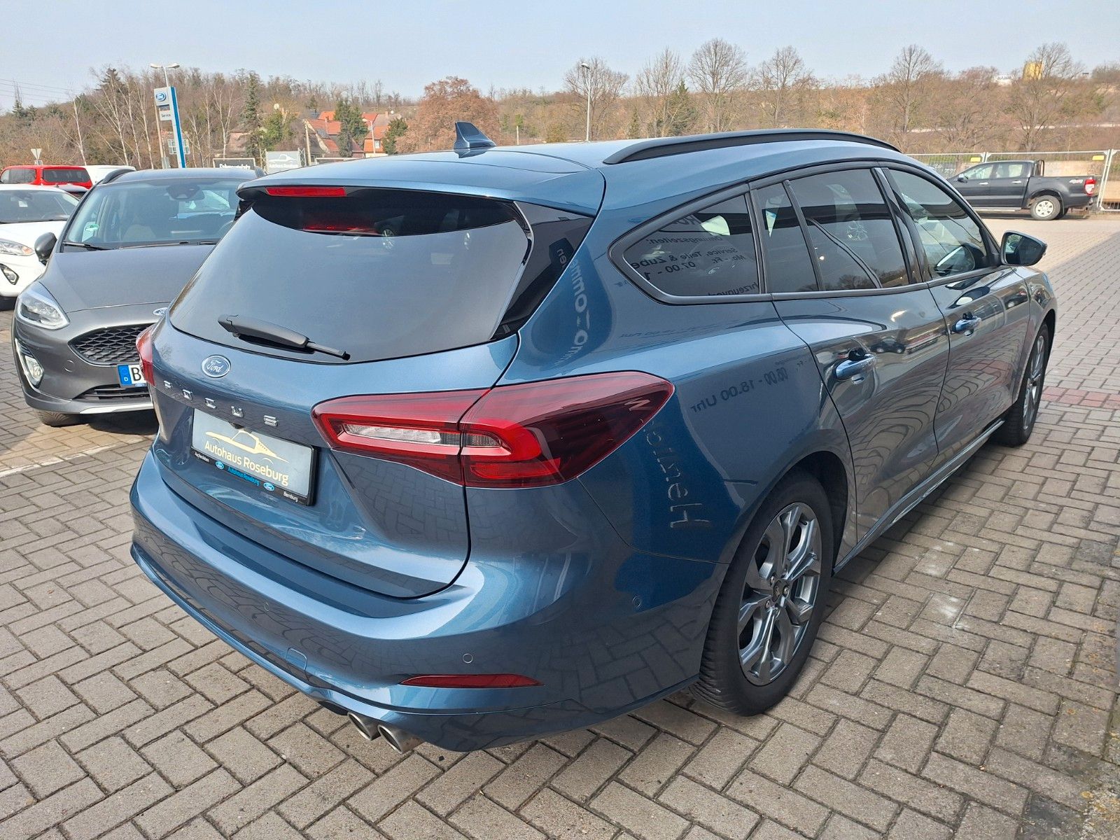 Ford Focus Turnier ST-Line X AHK NAVI LED PDC RFK LMF