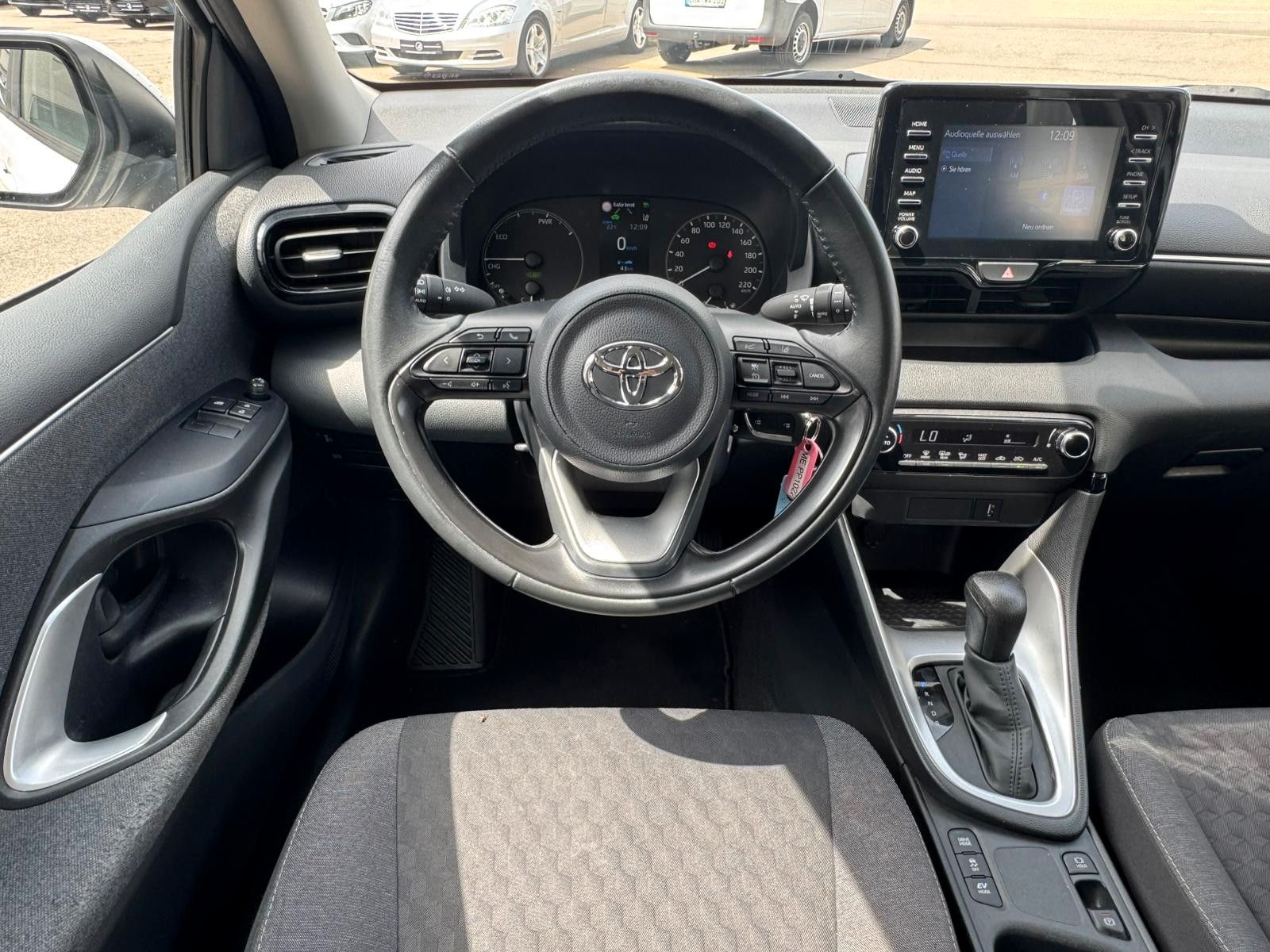 Toyota Yaris 1.5 Hybrid AUT Comfort - Samsaru's Car Outlet