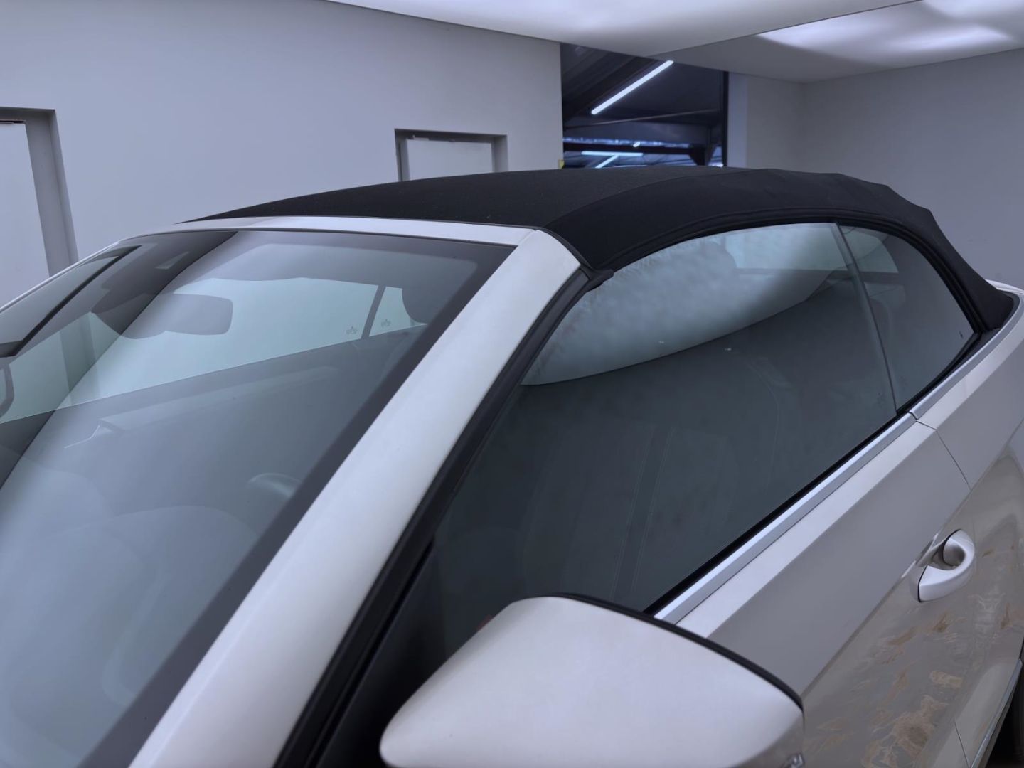 Volkswagen T-Roc 1.0 TSI STYLE - Samsaru's Car Outlet