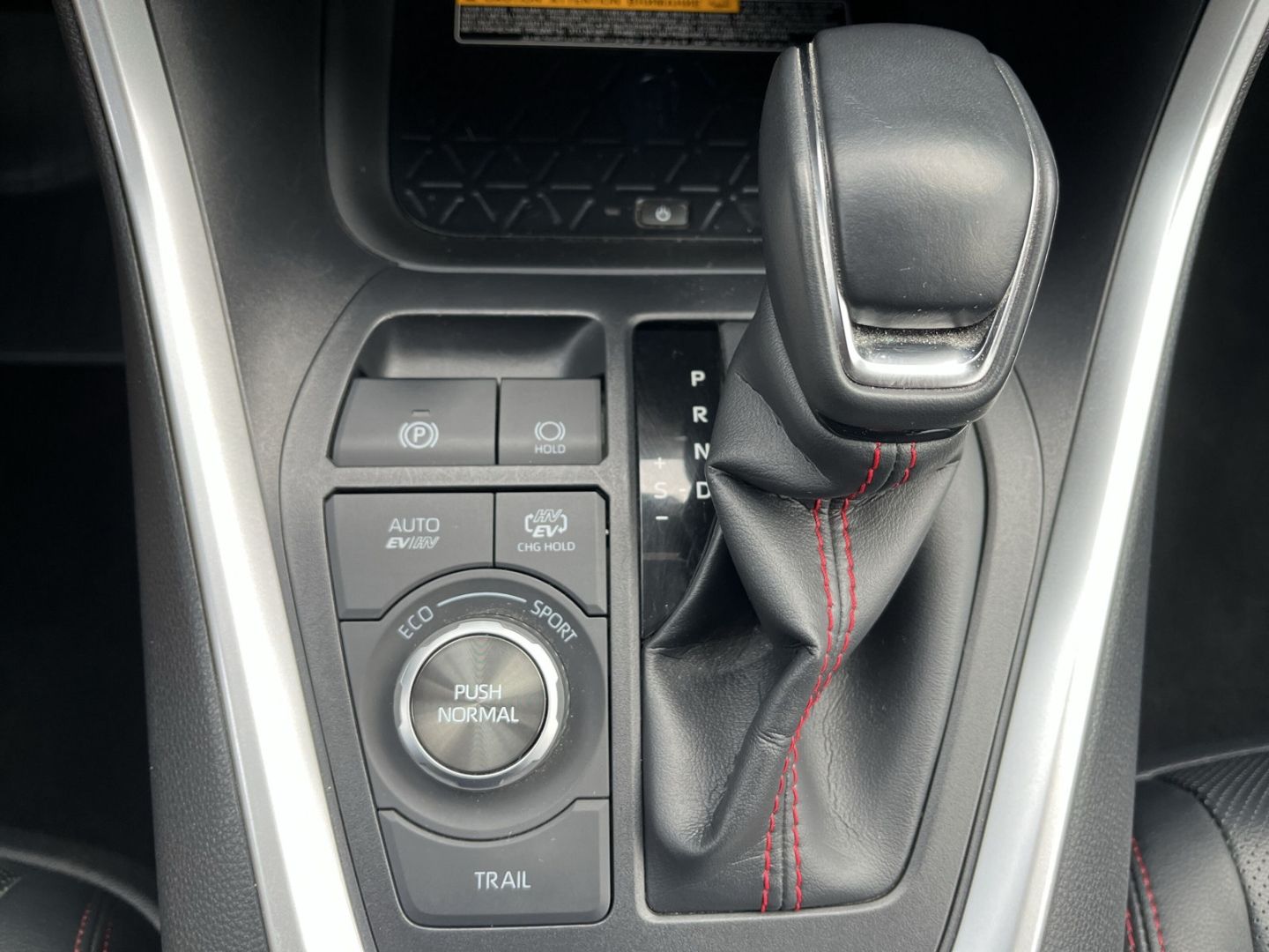Toyota RAV 4 Plug-in Hybrid 4x4 - Samsaru's Car Outlet