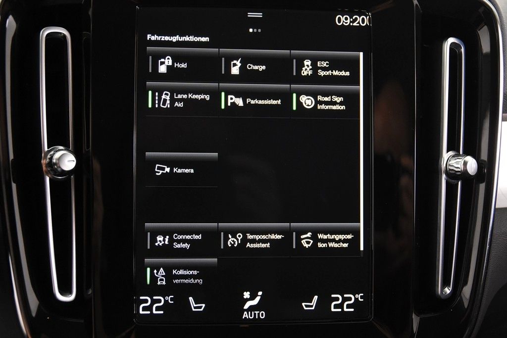 Volvo XC40 T4 Recharge - Samsaru's Car Outlet