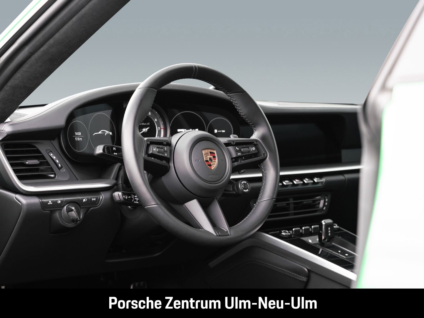 Porsche 992 911 Turbo S Pythongrün Sportabgasanlage LED
