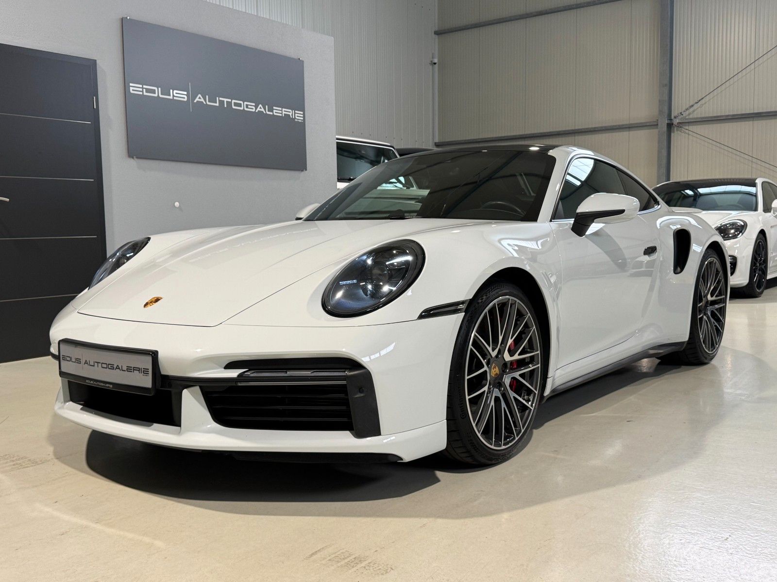 Porsche 992 Turbo - Samsaru's Car Outlet
