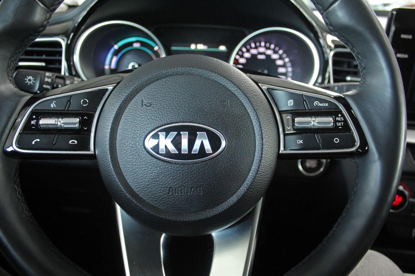 Kia Ceed Sportswagon Plug-in Hybrid Vision - Samsaru's Car Outlet