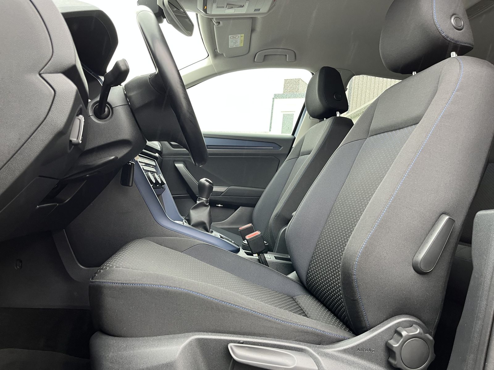 Volkswagen T-Roc 1.6 TDI UNITED - Samsaru's Car Outlet