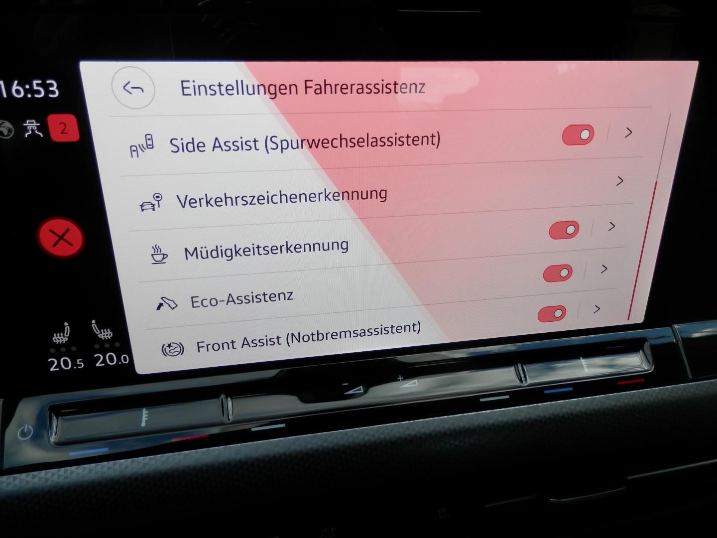 Volkswagen Golf Life - Samsaru's Car Outlet