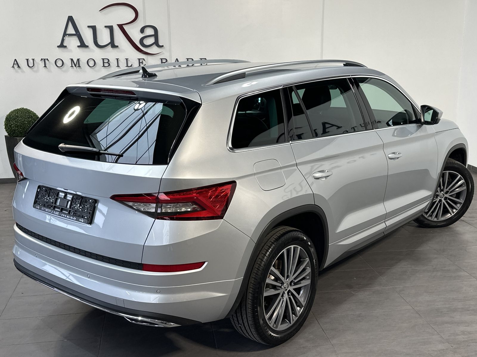 Skoda Kodiaq 2.0 TDI DSG 4x4 L&K NAV+LED+AHK+360°+SHZ